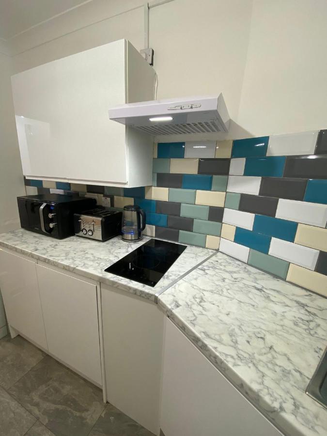 1 Bedroom Luxury Apartments By London City Eksteriør bilde
