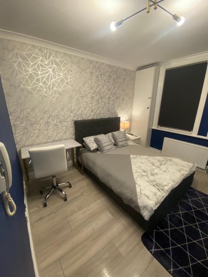 1 Bedroom Luxury Apartments By London City Eksteriør bilde